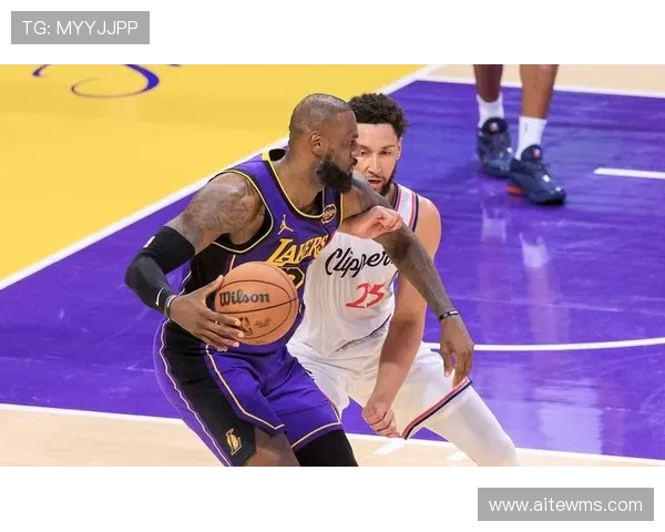 NBA高清对决湖人热火巅峰对决全场精彩瞬间回顾与分析 NBA高清对决湖人热火巅峰对决全场精彩瞬间回顾与分析