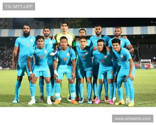 中国足球队在友谊赛中以7比2战胜老挝队展现强大实力