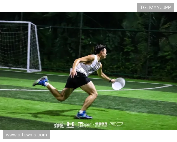 重庆飞盘队速度之争引发热议球迷与专家各执己见