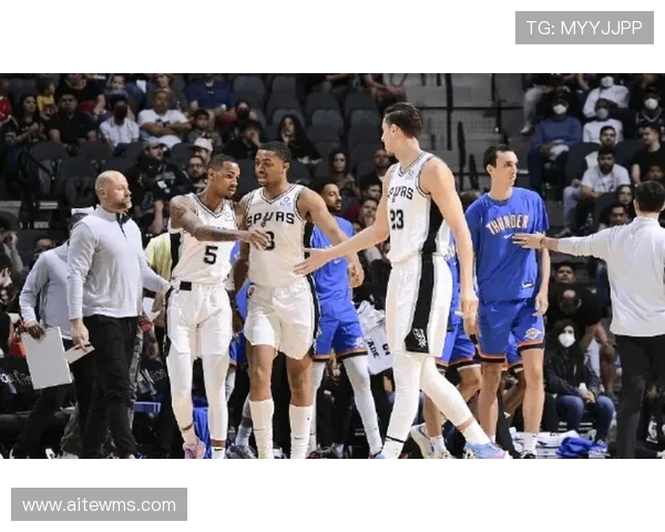 马刺与骑士激战正酣双方争夺季后赛席位的关键对决分析